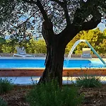 Broc Villa *