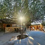 Broc Villa *