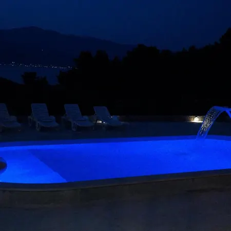 Broc Villa *