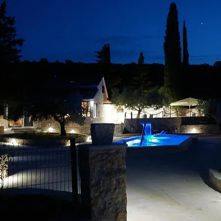 Broc Villa